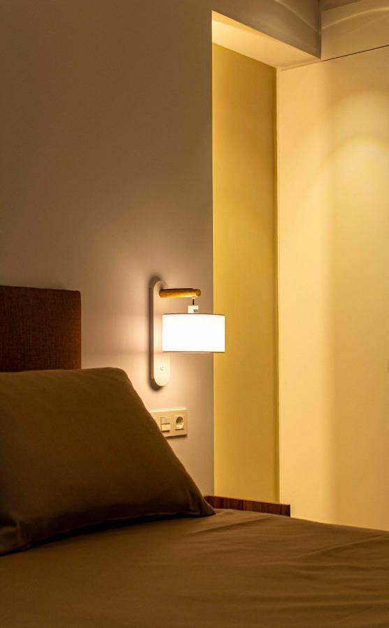 Apartamentos 1 Abril マラガ エクステリア 写真